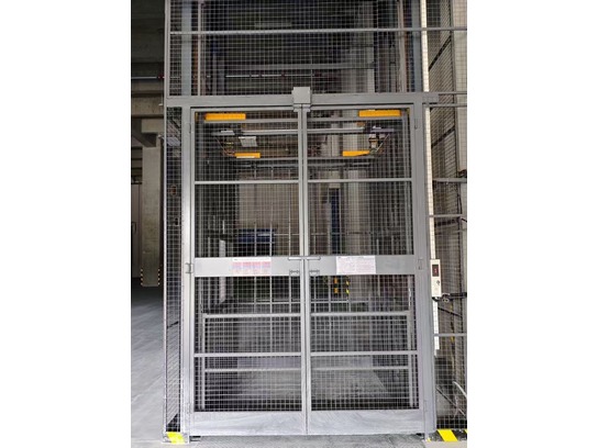 導(dǎo)軌式升降平臺